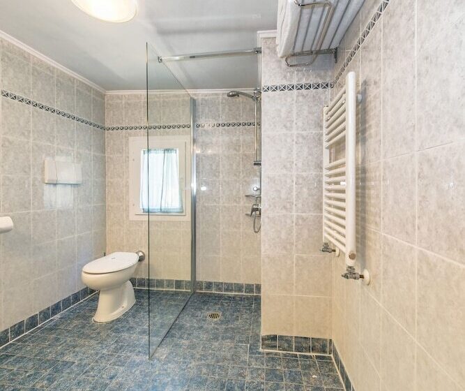 اتاق استاندارد چهار تخته, Pantalon