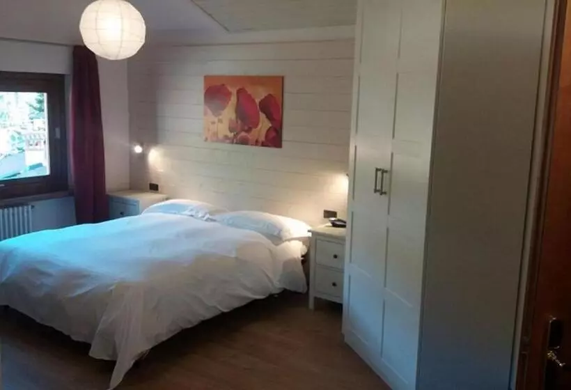 Classic Kolmen Hengen Huone, Prealpi