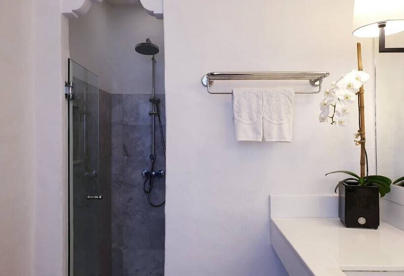 غرفة سوبيريور, Rachamankha