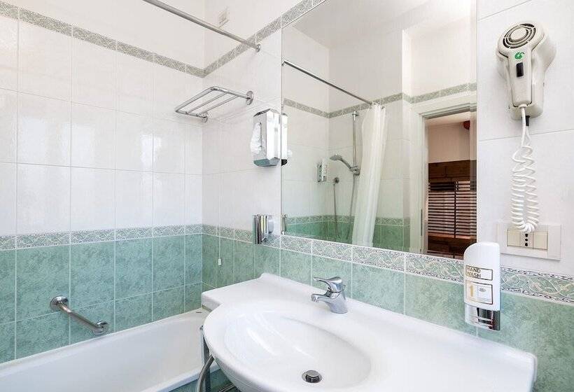 스탠다드 트리플 룸, Rivamare