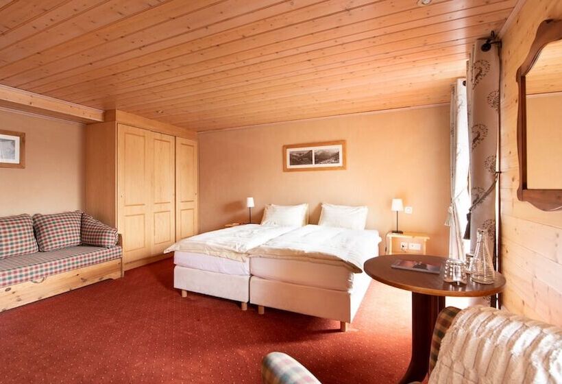 Deluxe Szoba, Suisse