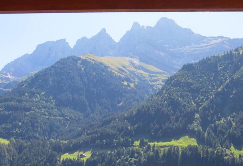 Comfort room with mountain view, Suisse