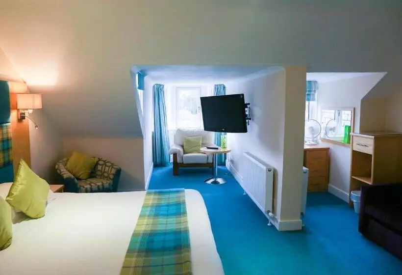 スイート, The Clubhouse B&b
