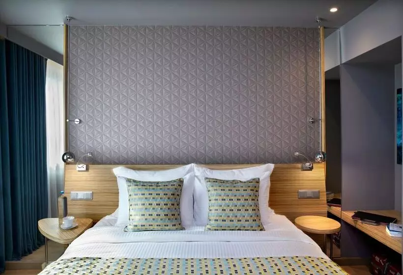スタンダードシティビュールーム, Wyndham Grand Athens