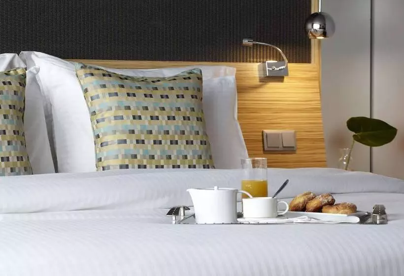 スタンダードシティビュールーム, Wyndham Grand Athens