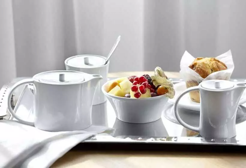 スタンダードシティビュールーム, Wyndham Grand Athens
