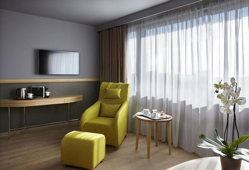 주니어 스위트 도시 전망, Wyndham Grand Athens