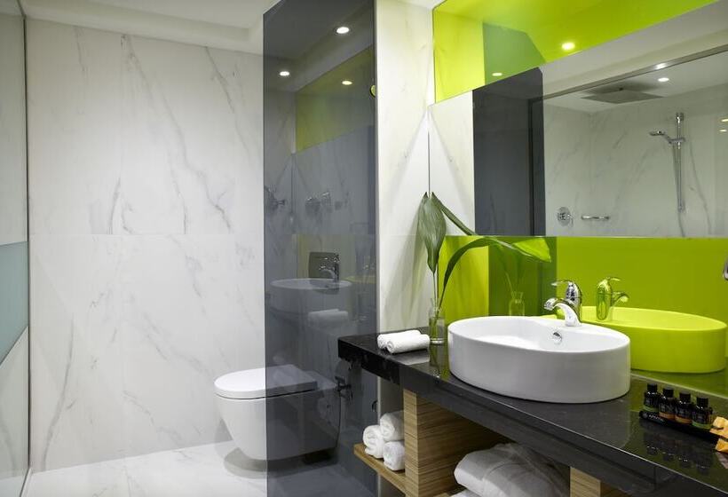 جناح جونيور ذات إطلالة, Wyndham Grand Athens