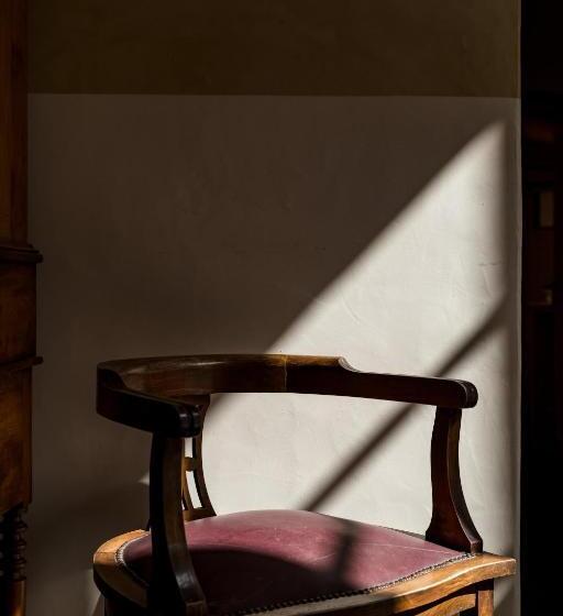 Suite Familiar, Zannos Melathron