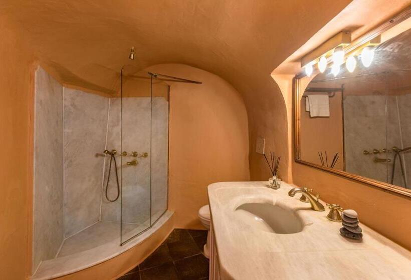 Suite Familiar, Zannos Melathron