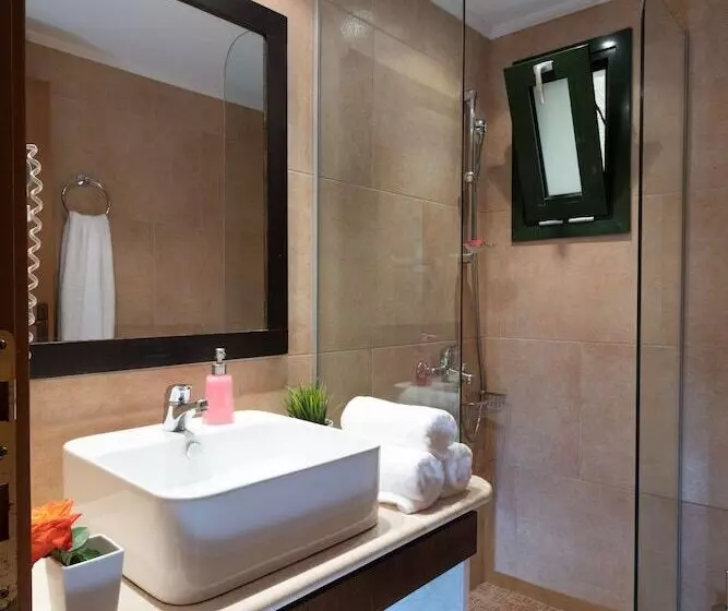 庭の見える1ベッドルームアパートメント, Porto Sisi Hotel Apartments