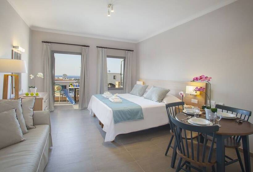 高级工作室, Louis St. Elias Resort & Waterpark