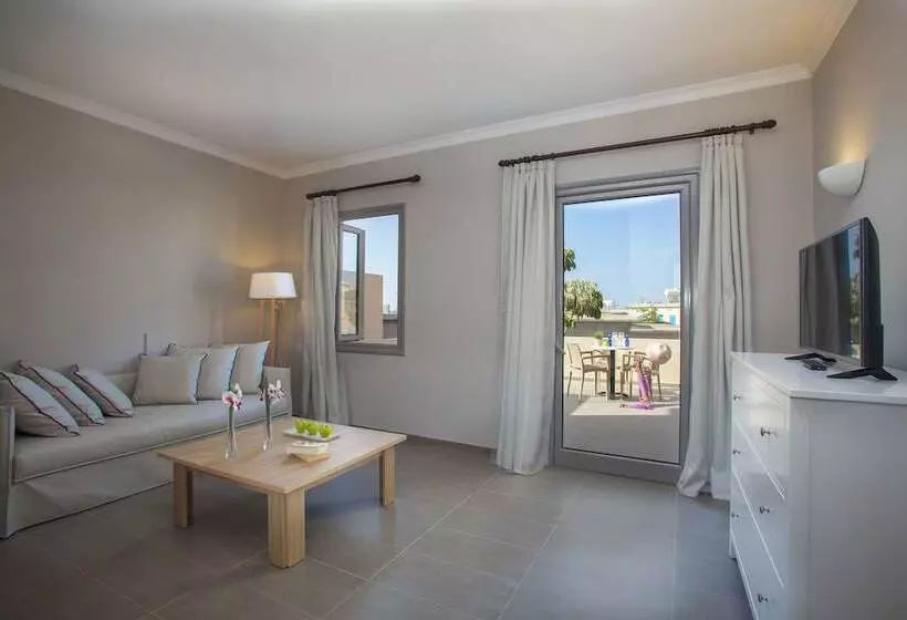 سوئیت 2 خوابه, Louis St. Elias Resort & Waterpark