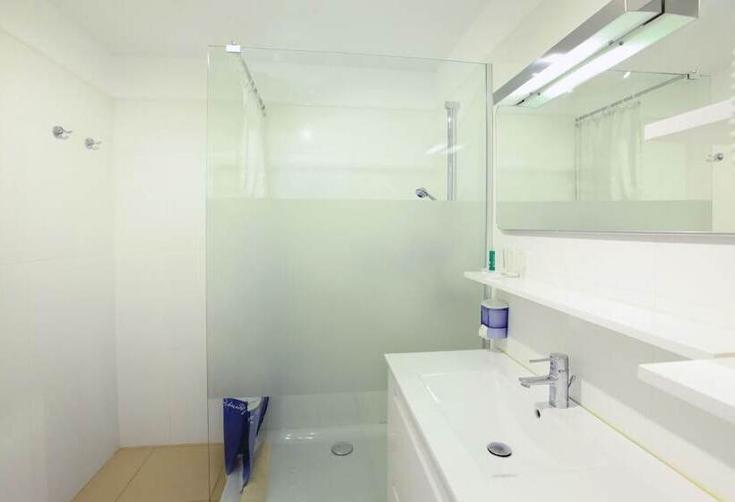 إستوديو قياسى, Grupotel Tres Vidas