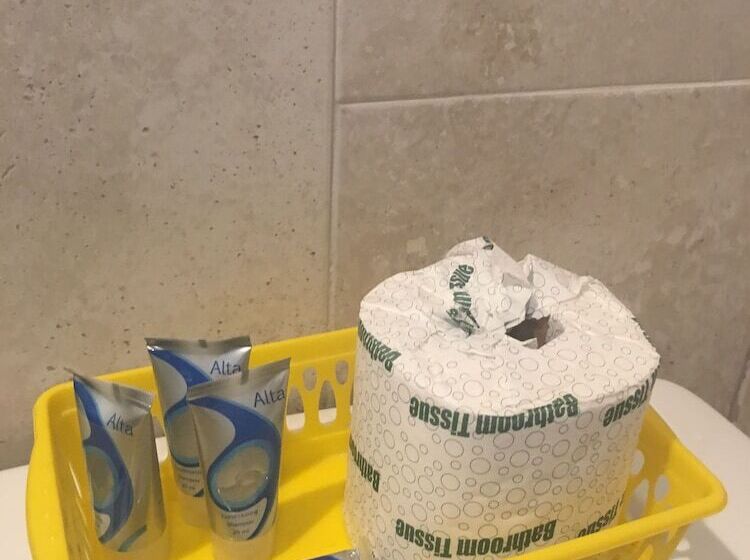 家庭间, Caravan Motel