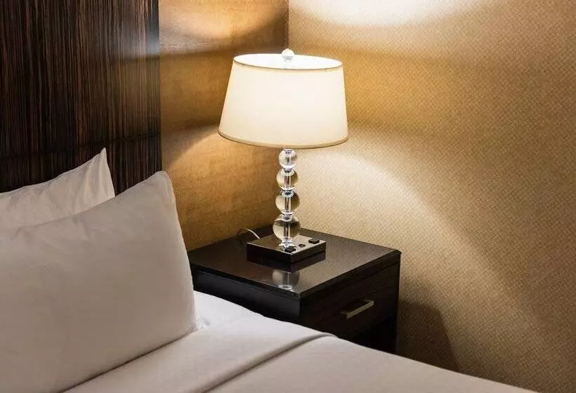 اتاق استاندارد, Crowne Plaza Newark Airport, An Ihg