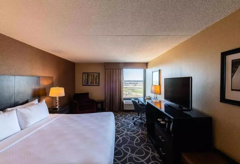 اتاق استاندارد با تخت بزرگ برای معلولان, Crowne Plaza Newark Airport, An Ihg