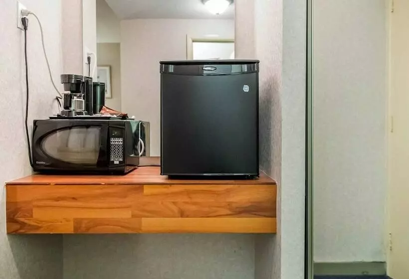 ダブルベッドスタンダードルーム, Econo Lodge
