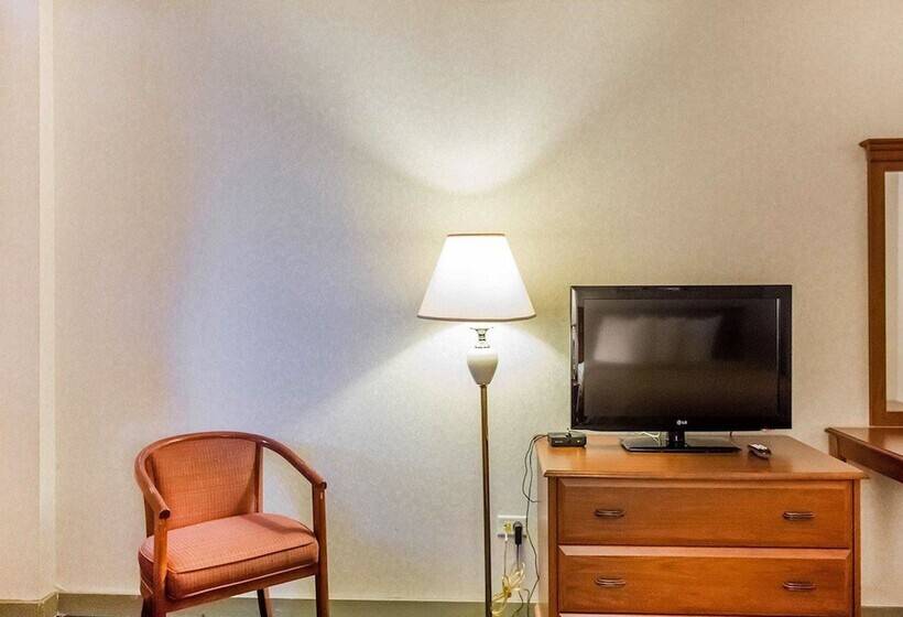 غرفة قياسية سرير مزدوج, Econo Lodge