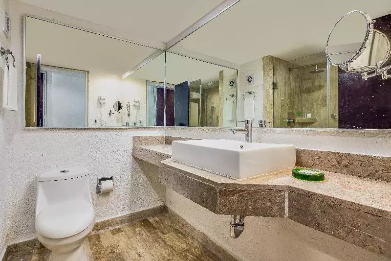 اتاق لوکس با تخت بزرگ, Gamma Acapulco Copacabana