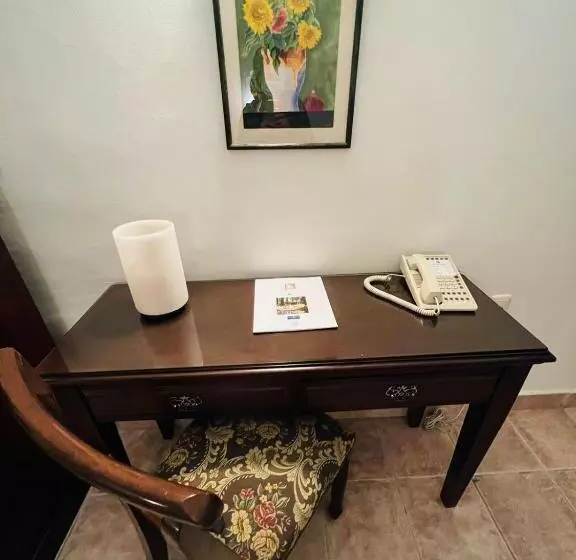 اتاق لوکس, Hacienda Los Laureles