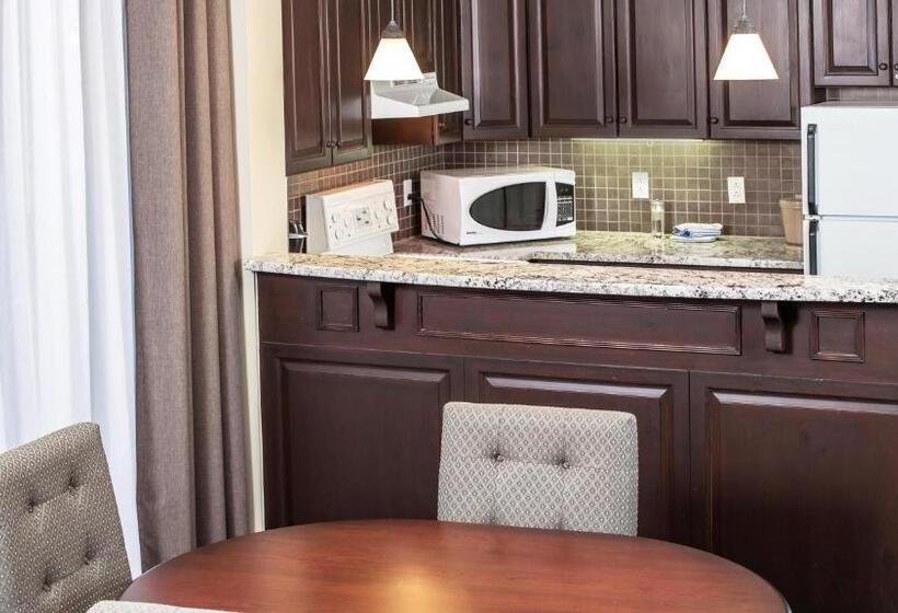 스위트, Holiday Inn Express & Suites Tremblant, An Ihg