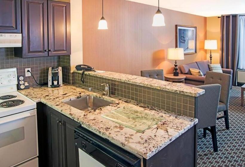 스위트, Holiday Inn Express & Suites Tremblant, An Ihg