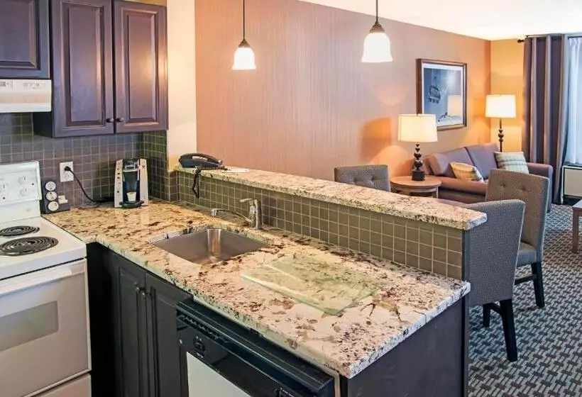 سوییت, Holiday Inn Express & Suites Tremblant, An Ihg