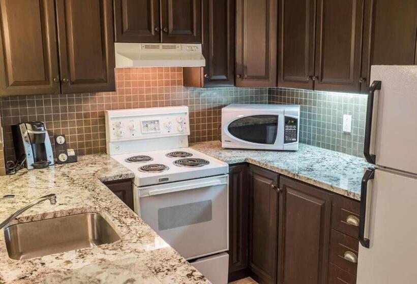 스위트, Holiday Inn Express & Suites Tremblant, An Ihg