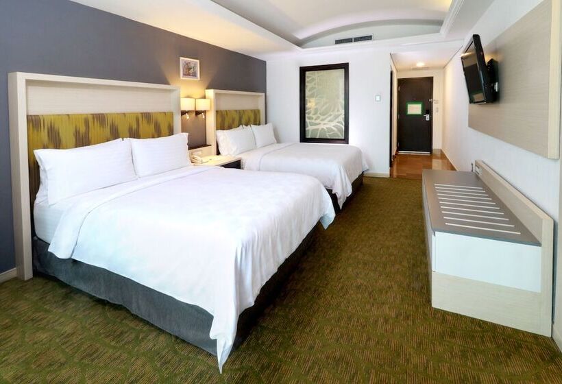 Номер Стандарт 2 Двуспальные Кровати, Holiday Inn Queretaro Zona Diamante, An Ihg