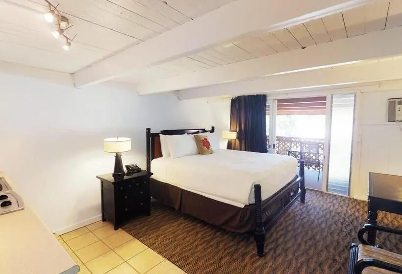 اتاق لوکس با چشم‌انداز باغ, Molokai