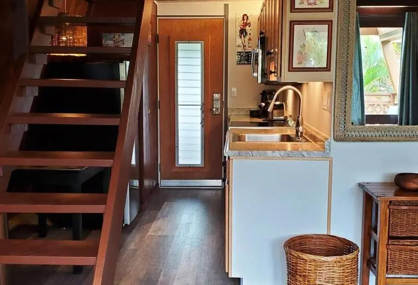 سوییت با چشم‌انداز دریا, Molokai