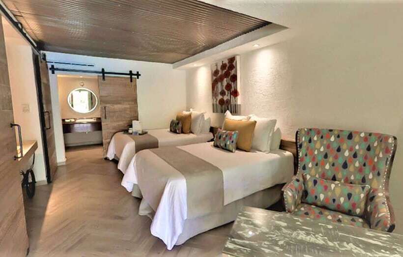 디럭스 주니어 스위트, Nehotel Nueva Estancia