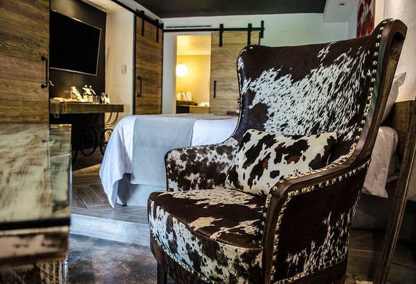 디럭스 주니어 스위트, Nehotel Nueva Estancia