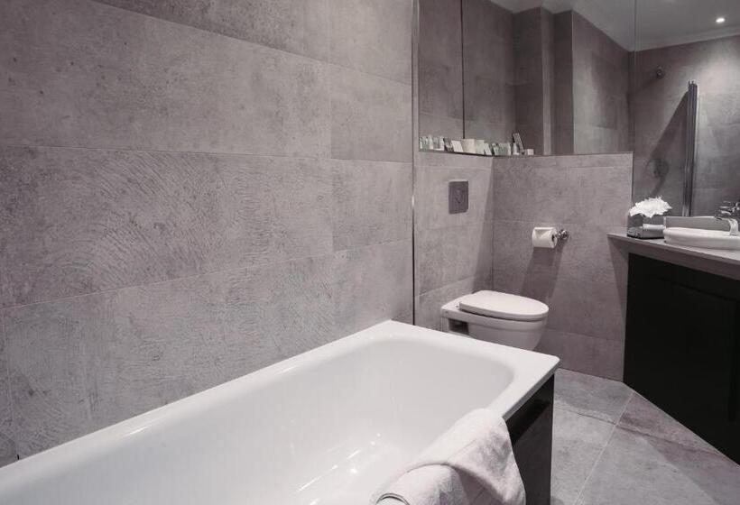 غرفة دور أخير, County Hotel & County Aparthotel Newcastle