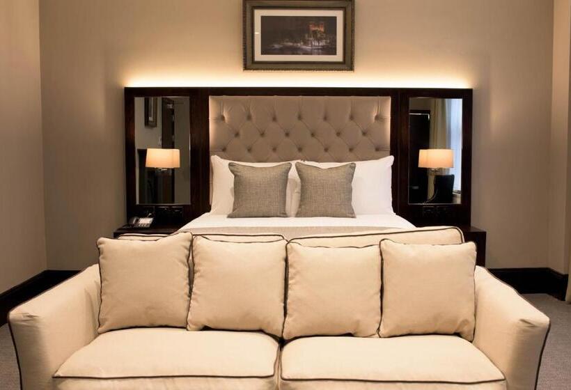 Семейный Полулюкс, County Hotel & County Aparthotel Newcastle