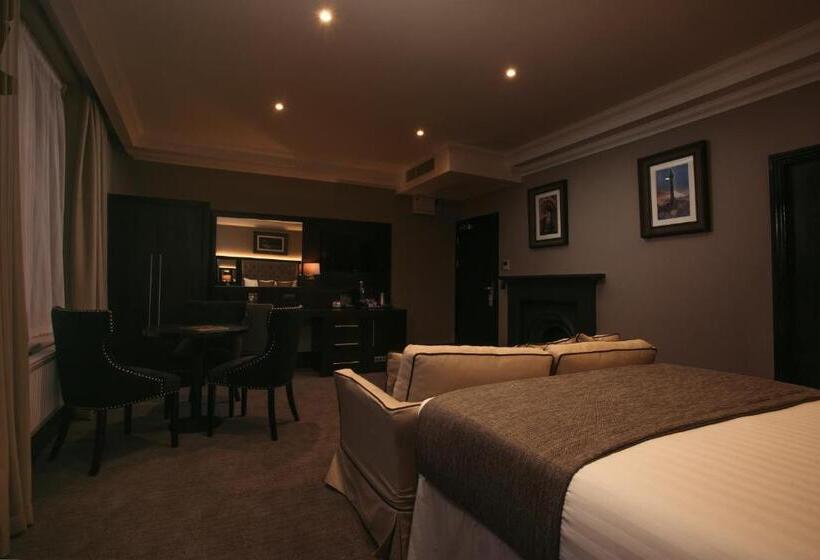 جناح جونيور عائلى, County Hotel & County Aparthotel Newcastle