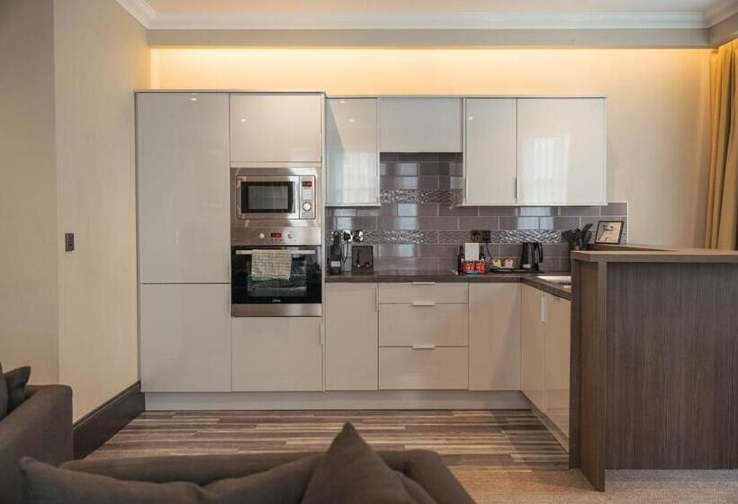 Апартаменты 2 Спальни, County Hotel & County Aparthotel Newcastle