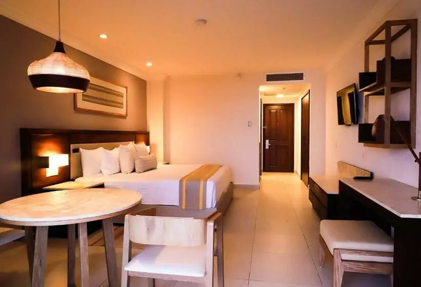 اتاق اساندارد با چشم‌انداز جانبی به دریا, Royal Solaris Los Cabos  All Inclusive