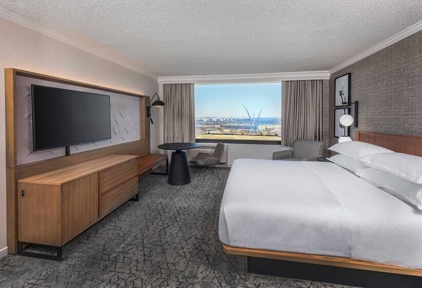 Номер Клуб, Sheraton Pentagon City