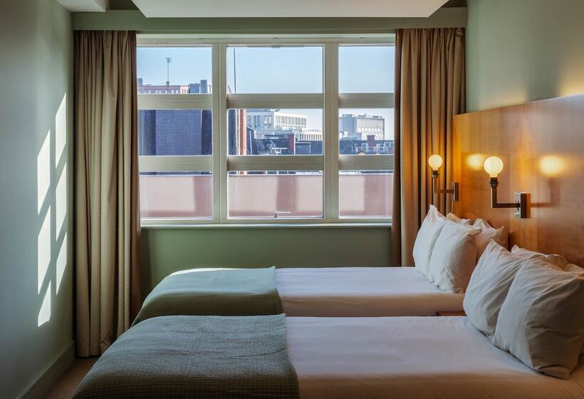 חדר קלאסי, The Alan