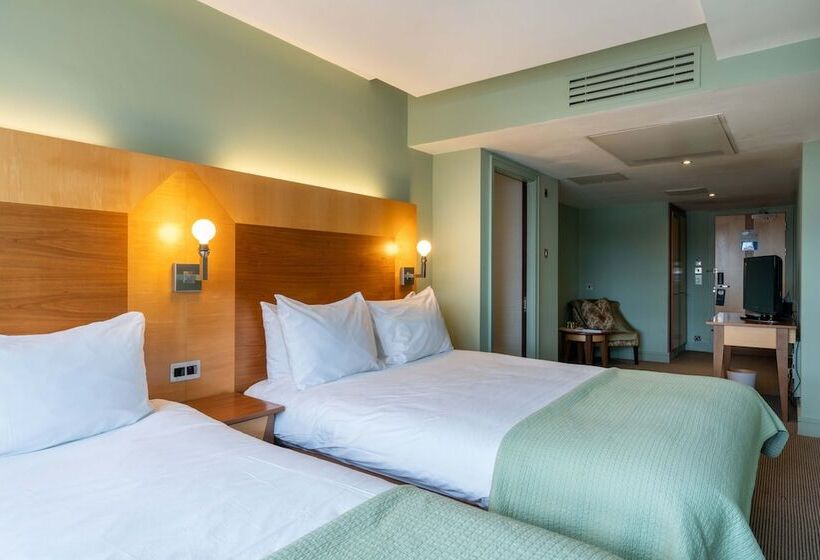 חדר קלאסי, The Alan