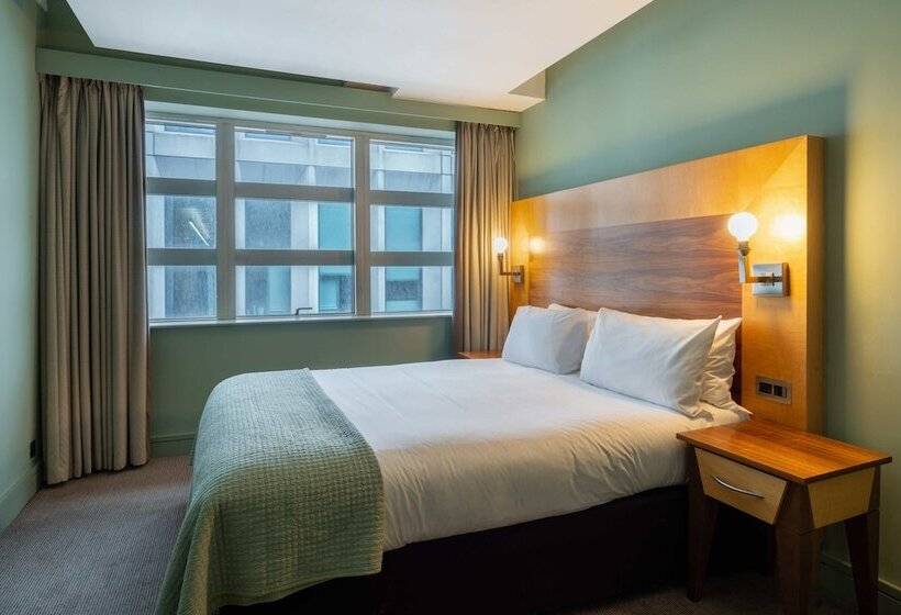 חדר קלאסי, The Alan