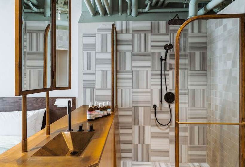 סוויטה, The Alan