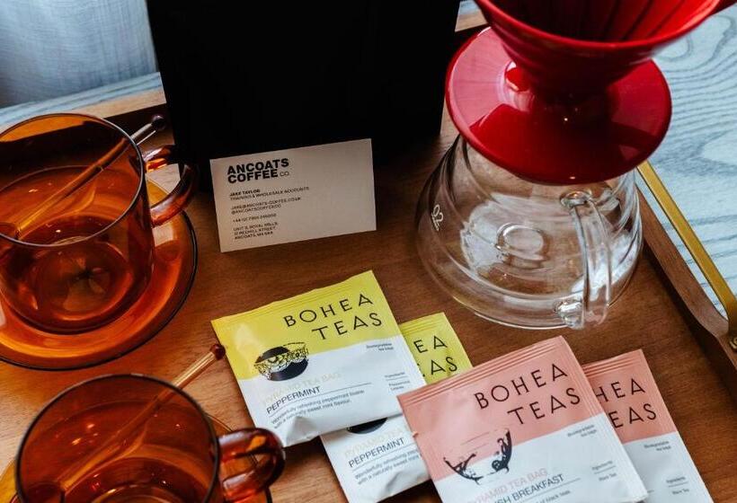 חדר קלאסי, The Alan