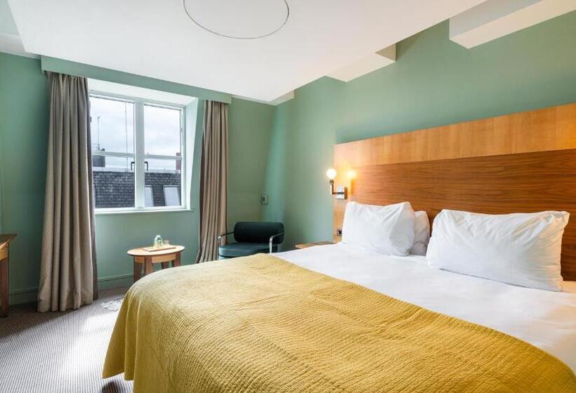 חדר קלאסי, The Alan