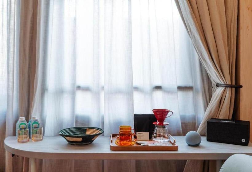 חדר דלוקס, The Alan