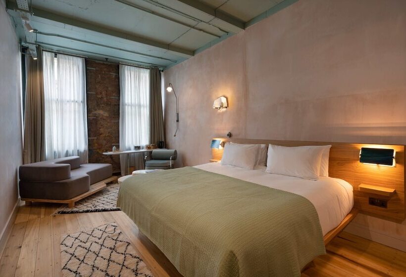 חדר דלוקס, The Alan