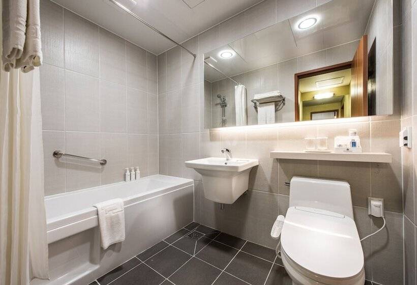 חדר סופריור, Yousung