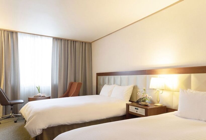 חדר סופריור, Yousung